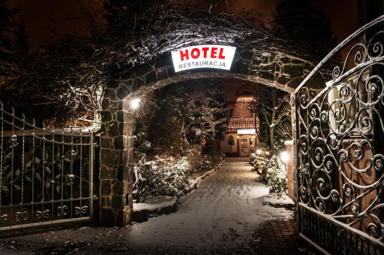 Hotel Nad Pisa Pisz Esterno foto